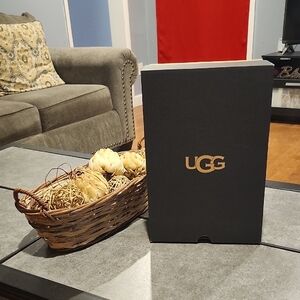 UGG Black Box